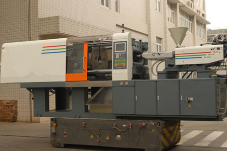 如何清洗伺服節(jié)能注塑機(jī)螺桿？清洗方法分享！