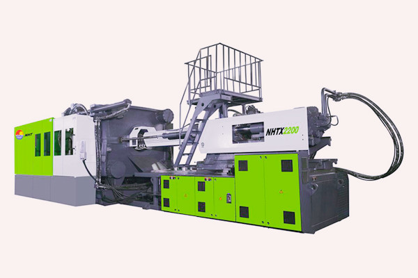 大型二板式智能注塑機(jī)設(shè)備實(shí)拍圖1